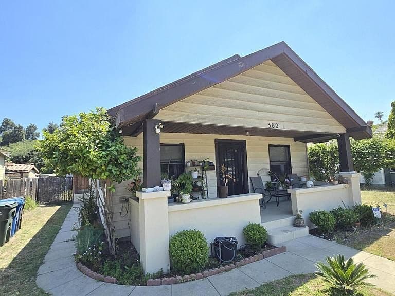 Listing photo 3