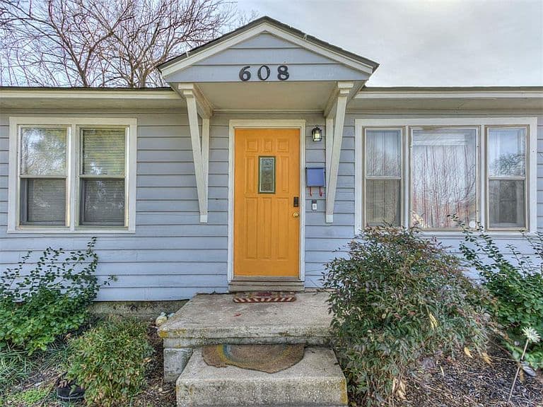 Listing photo 2
