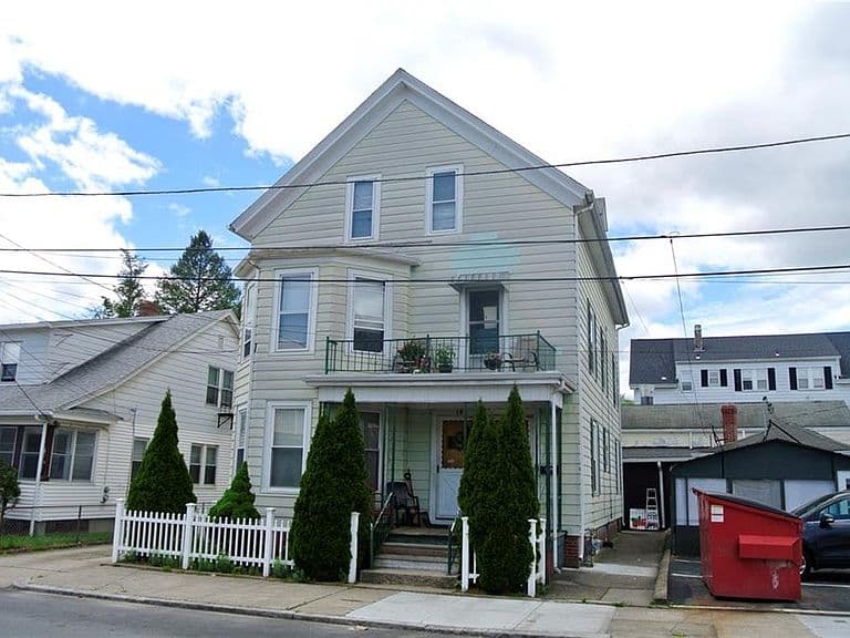 Listing photo 3