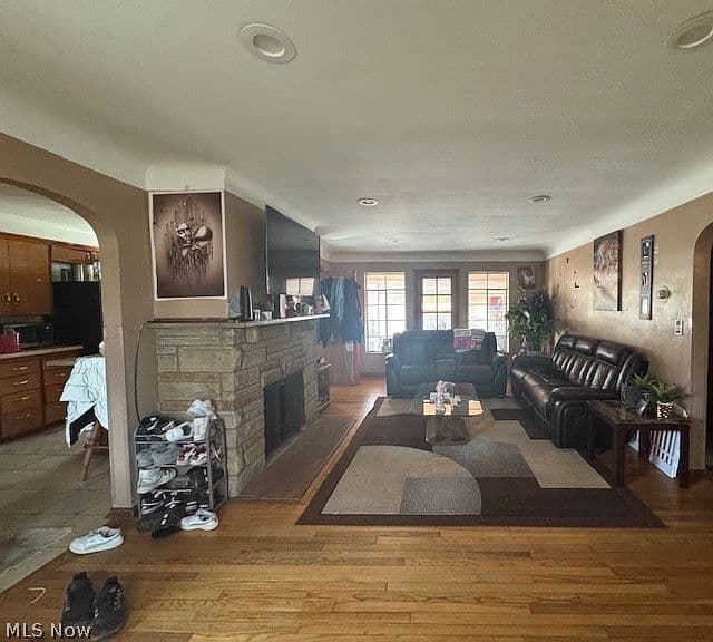 Listing photo 2