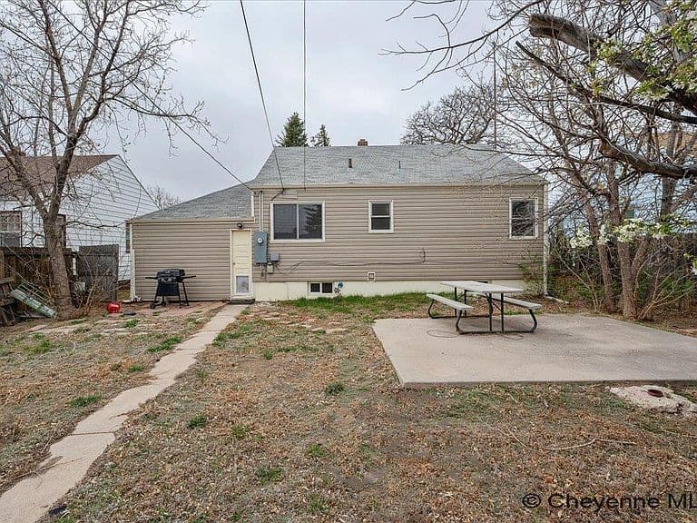 Listing photo 3