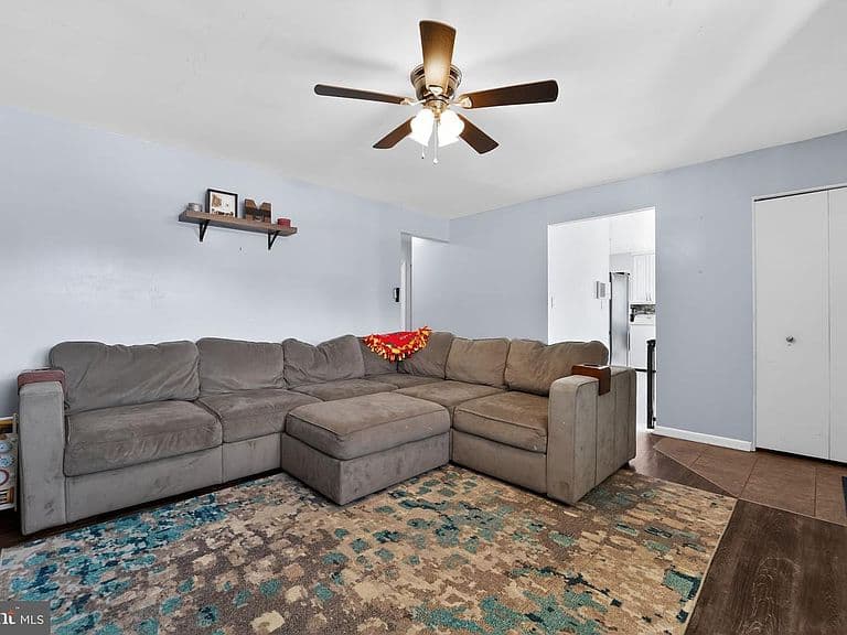 Listing photo 5