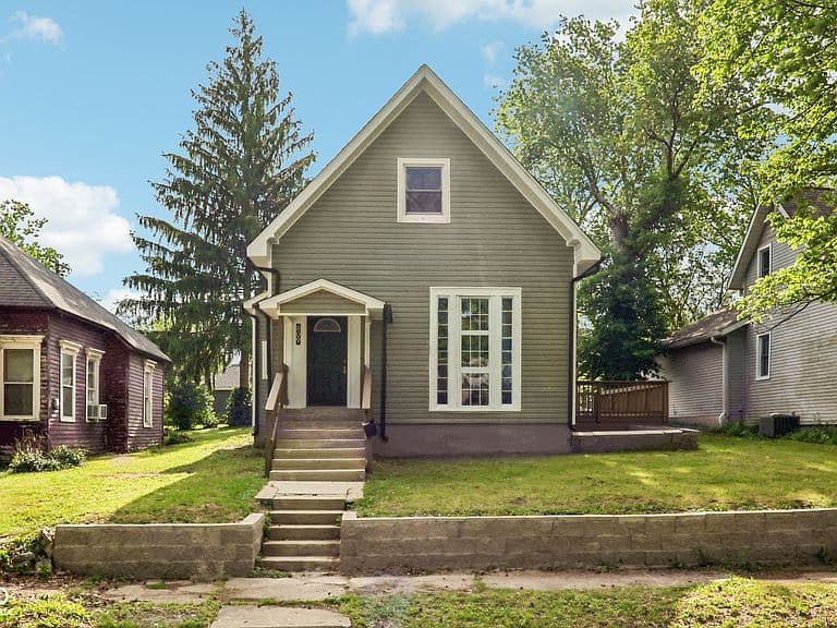 Listing photo 2