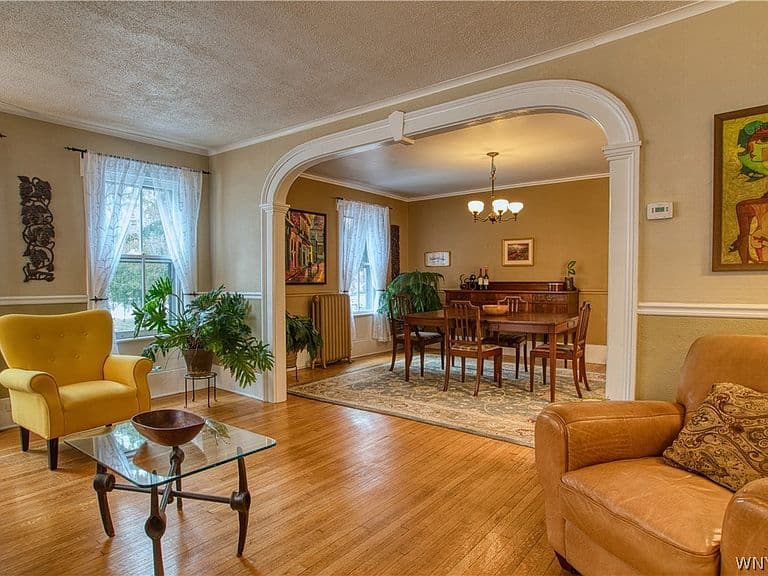 Listing photo 3