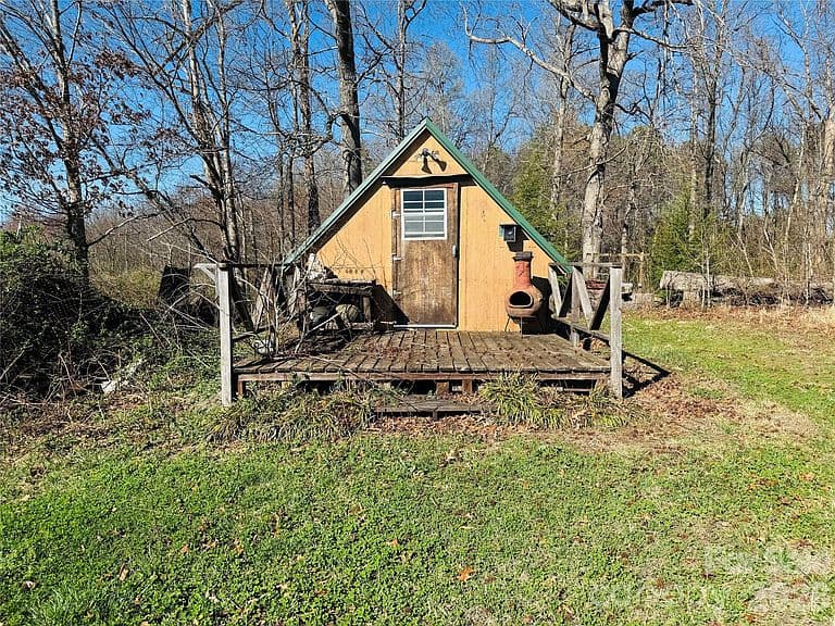 Listing photo 5