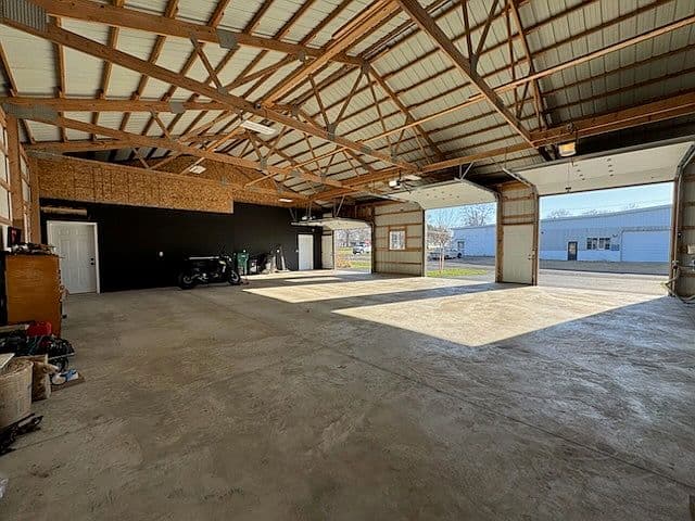 Listing photo 4