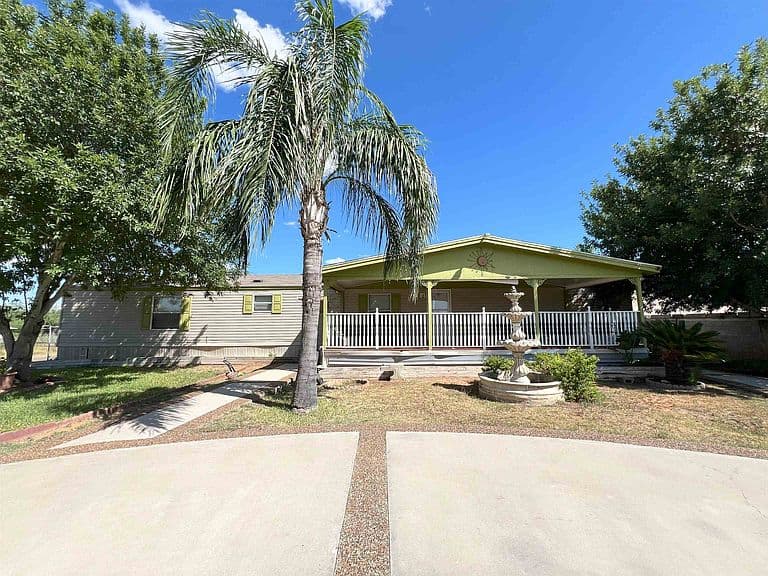 Listing photo 4