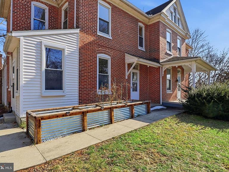 Listing photo 4