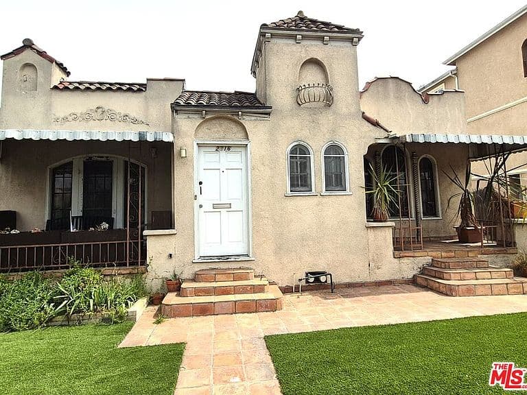 Listing photo 2