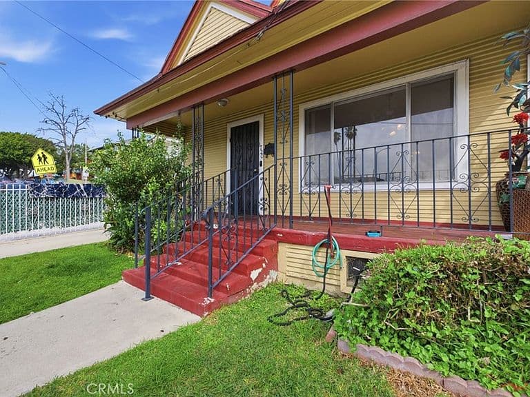 Listing photo 3