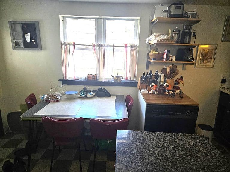 Listing photo 5