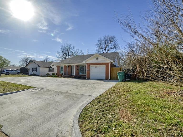 Listing photo 3