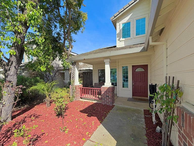 Listing photo 3