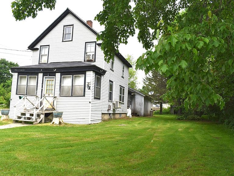 Listing photo 2