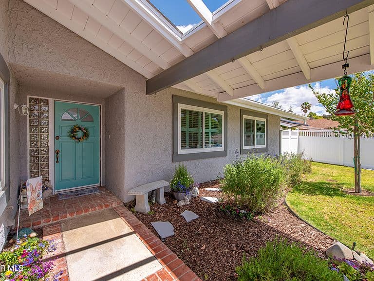 Listing photo 3