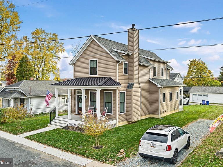 Listing photo 2