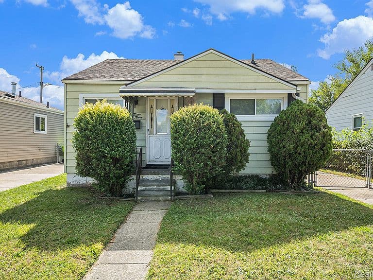 Listing photo 2