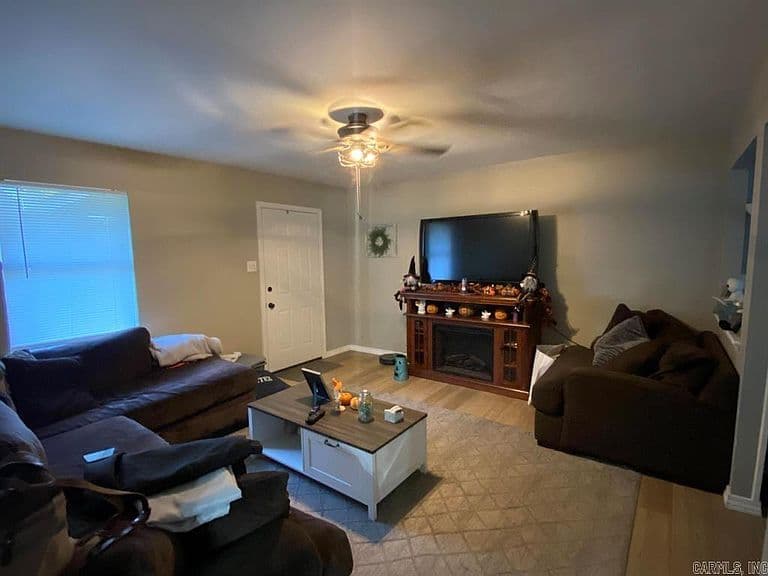 Listing photo 5