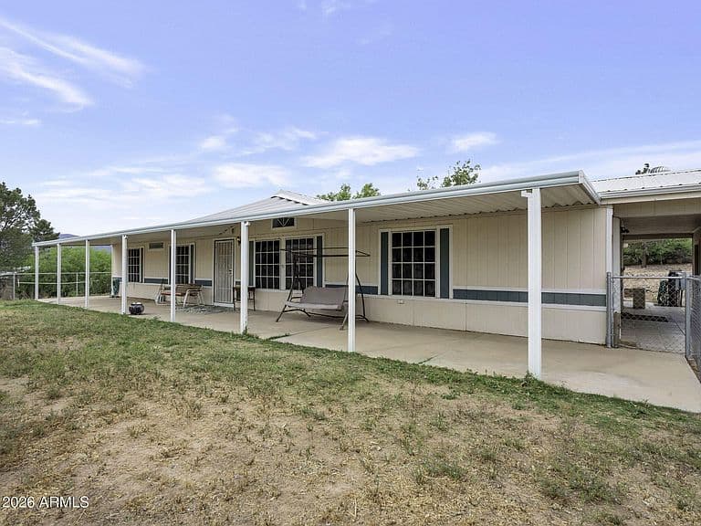 Listing photo 5