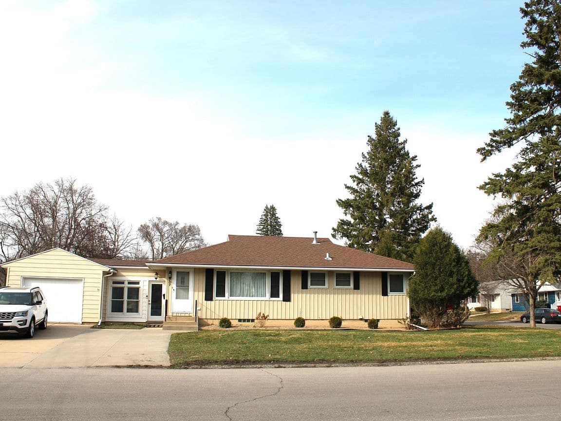 Primary listing photo