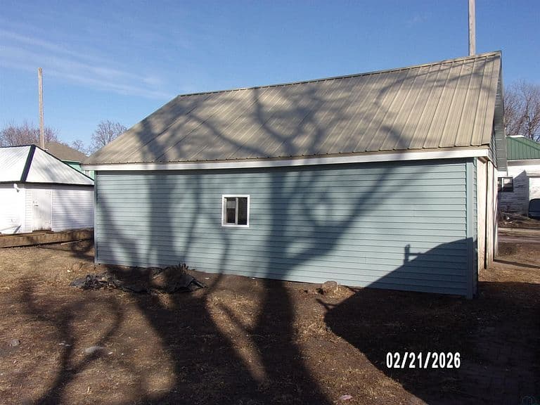 Listing photo 4