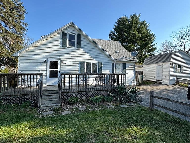 Listing photo 2