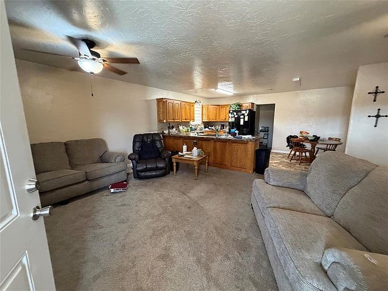 Listing photo 5