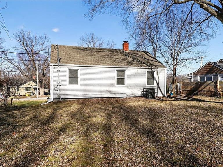 Listing photo 4