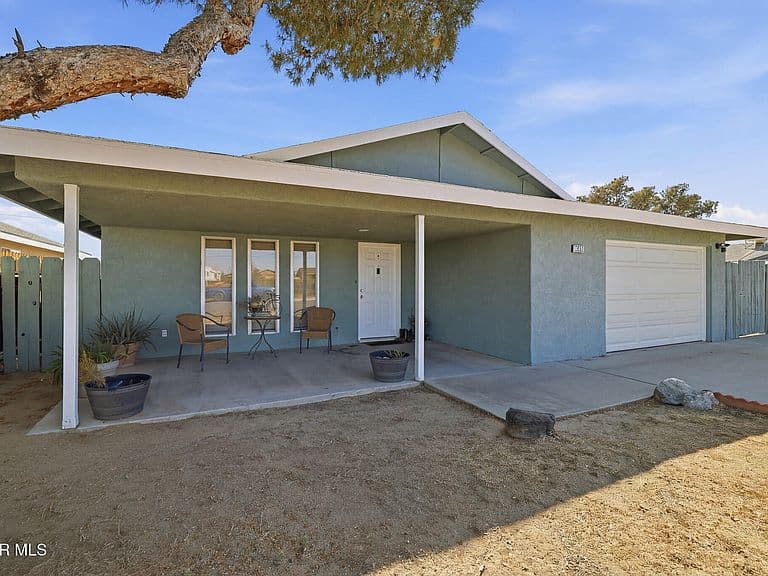 Listing photo 4