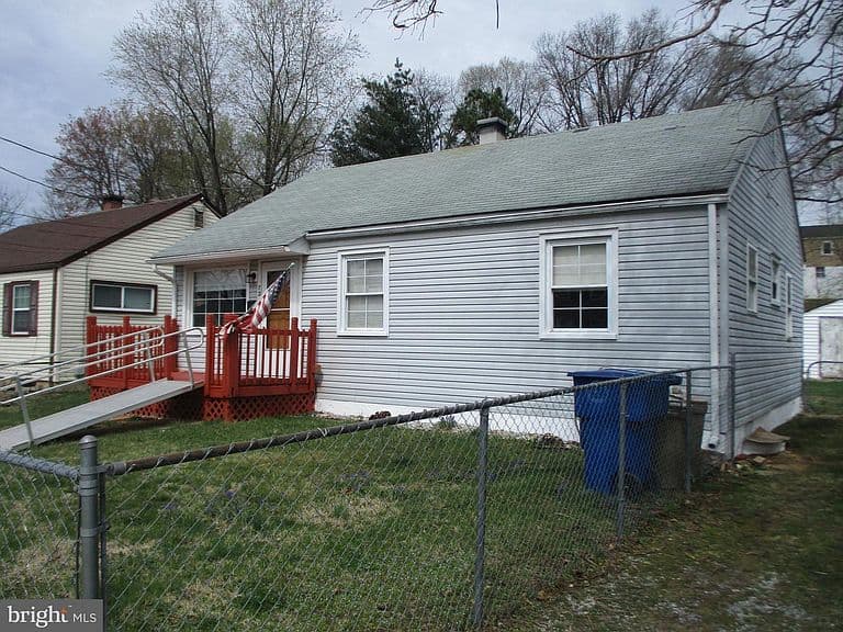 Listing photo 3