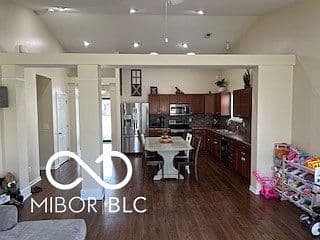 Listing photo 4