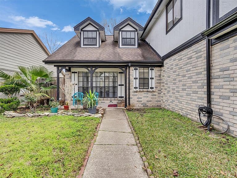 Listing photo 2
