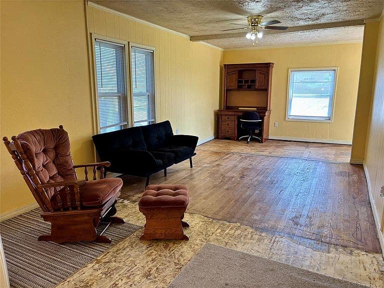 Listing photo 5