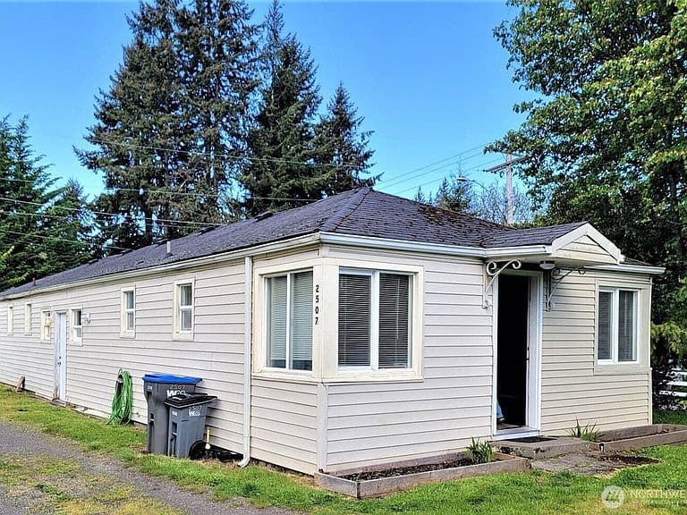Listing photo 2