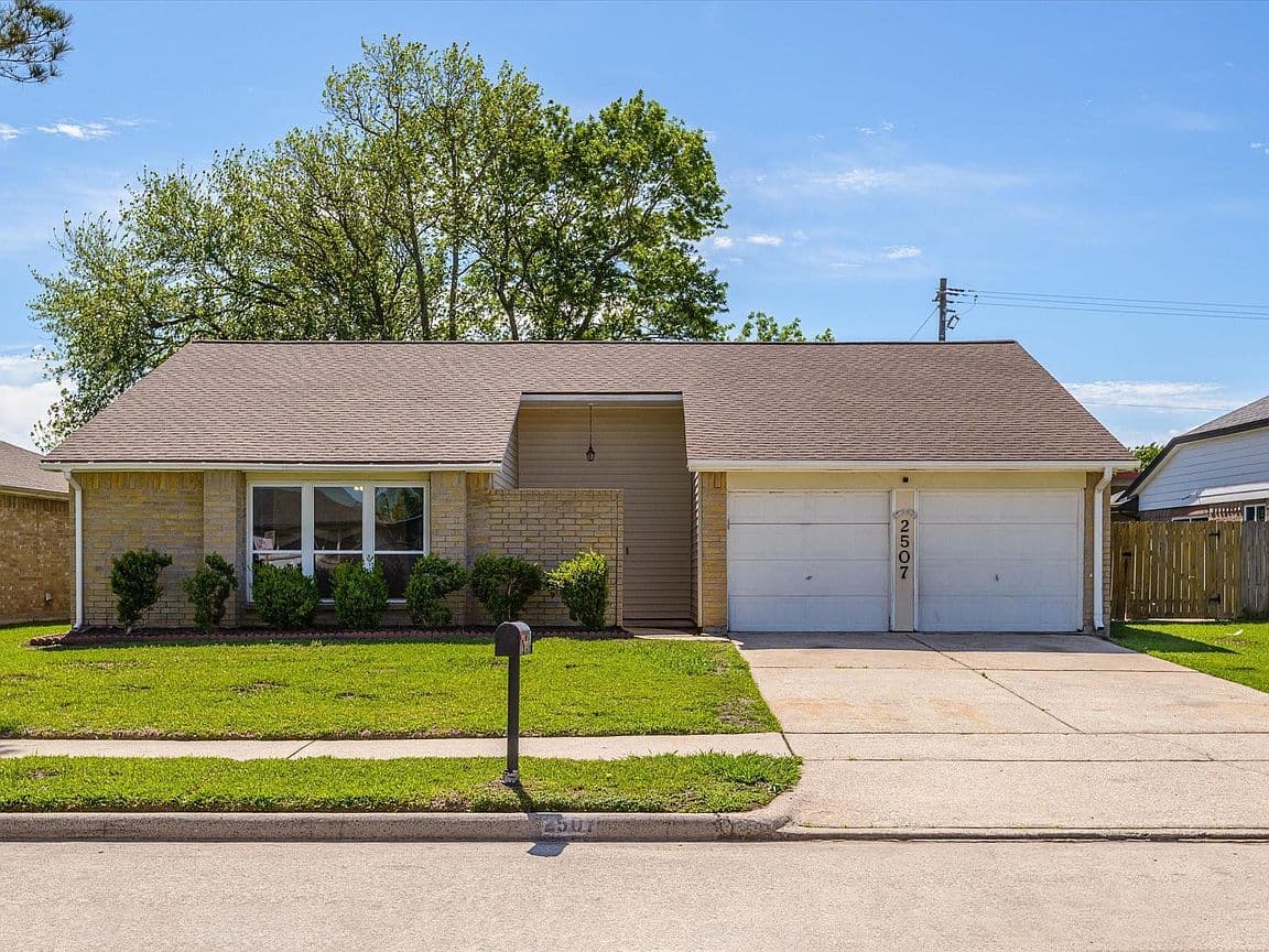 Primary listing photo