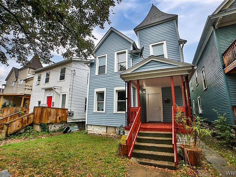 Listing photo 2