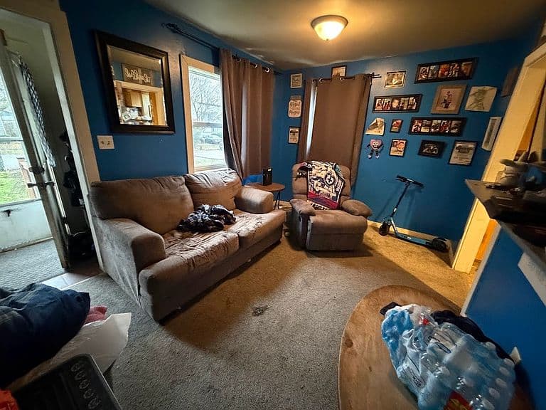 Listing photo 2