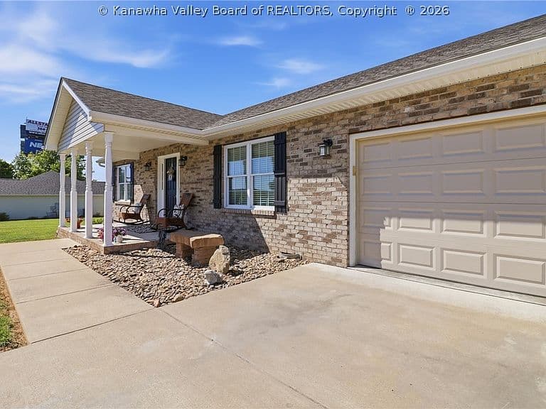 Listing photo 4