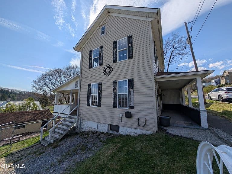 Listing photo 4