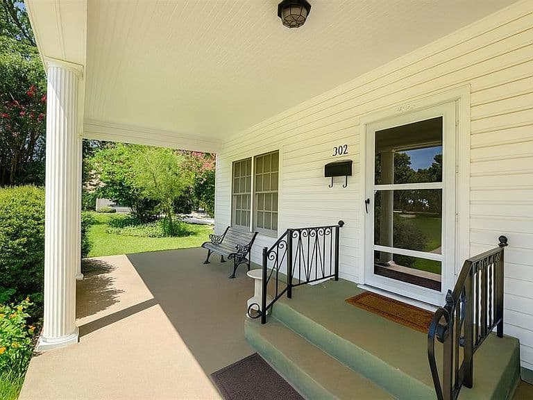 Listing photo 3