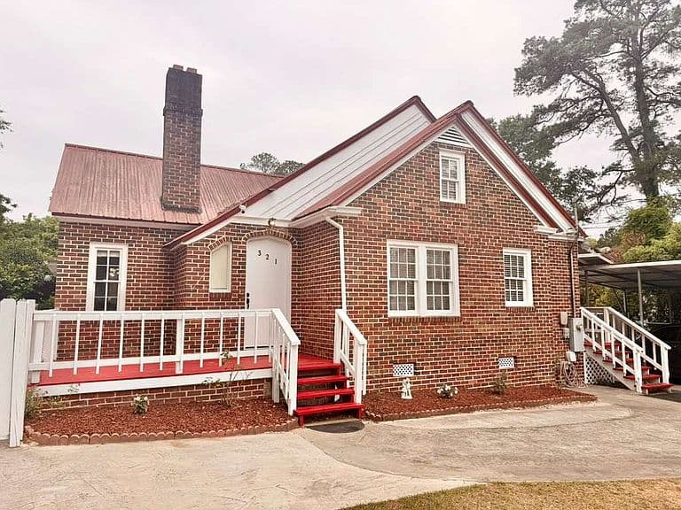 Listing photo 3