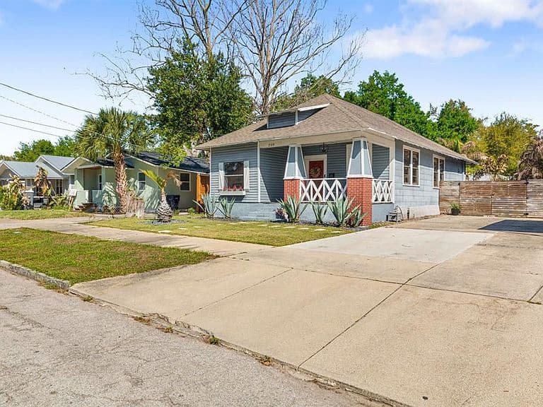 Listing photo 4