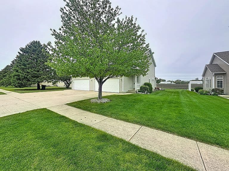 Listing photo 4
