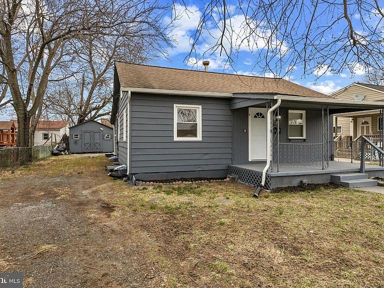 Listing photo 2