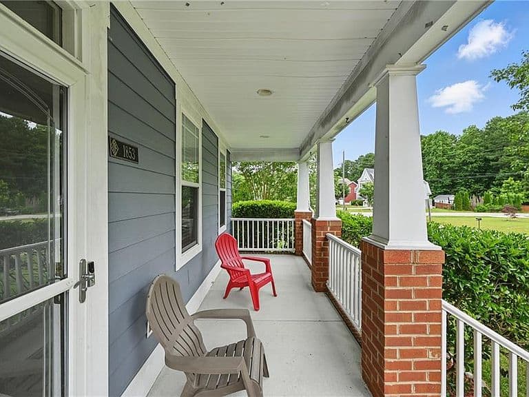 Listing photo 5