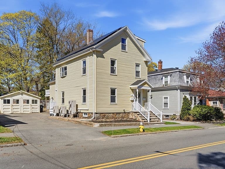 Listing photo 2
