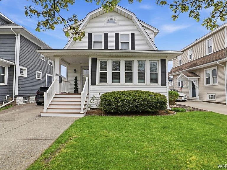 Listing photo 3