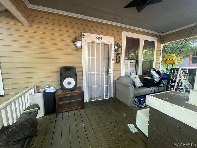 Listing photo 2