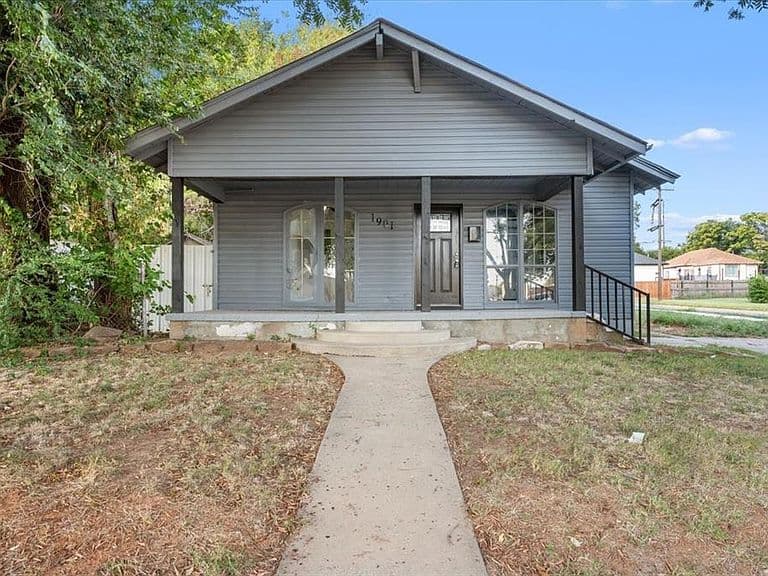 Listing photo 3
