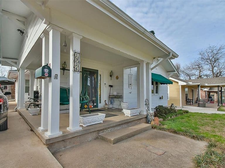 Listing photo 3